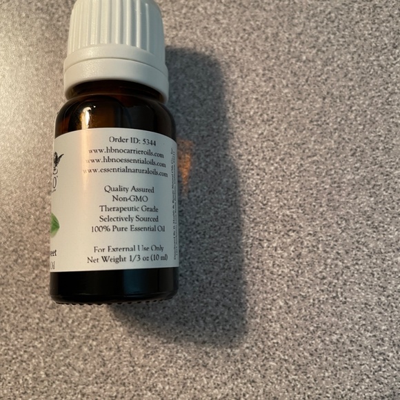 8 x NWT Basil Sweet essential oil, lot of 8, 10 ml each - Picture 3 of 4